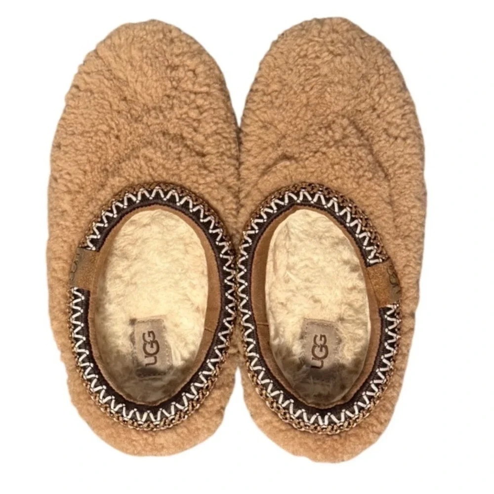 UGG Tasman Maxi Curly (Big Kid) Slippers, Chestnut, Size 3
